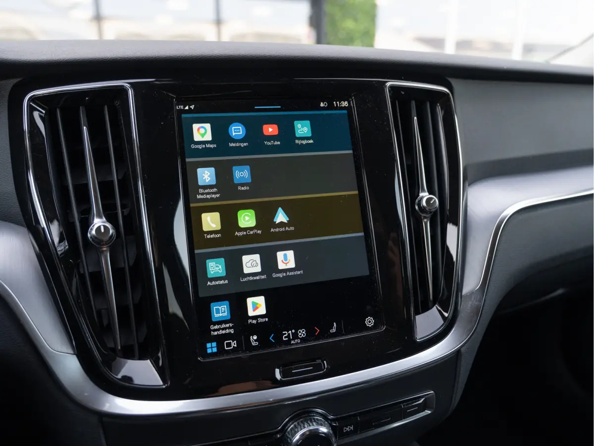 2.0 T6 Plug-in hybrid AWD Core Bright | LED | PDC | Carplay | BTW