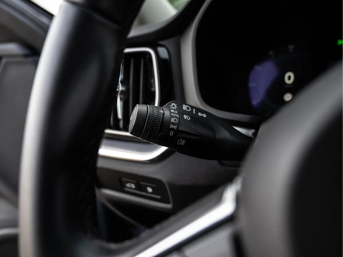 2.0 T6 Plug-in hybrid AWD Core Bright | LED | PDC | Carplay | BTW