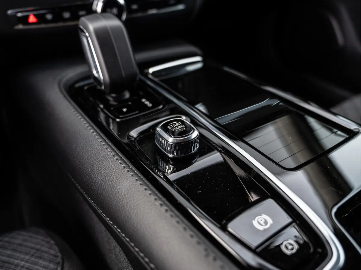 2.0 T6 Plug-in hybrid AWD Core Bright | LED | PDC | Carplay | BTW
