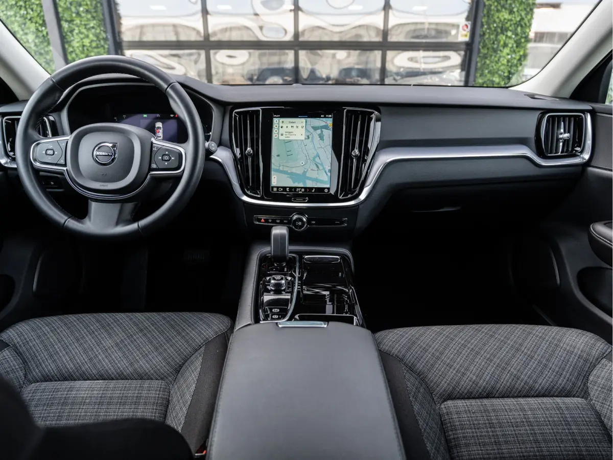 2.0 T6 Plug-in hybrid AWD Core Bright | LED | PDC | Carplay | BTW