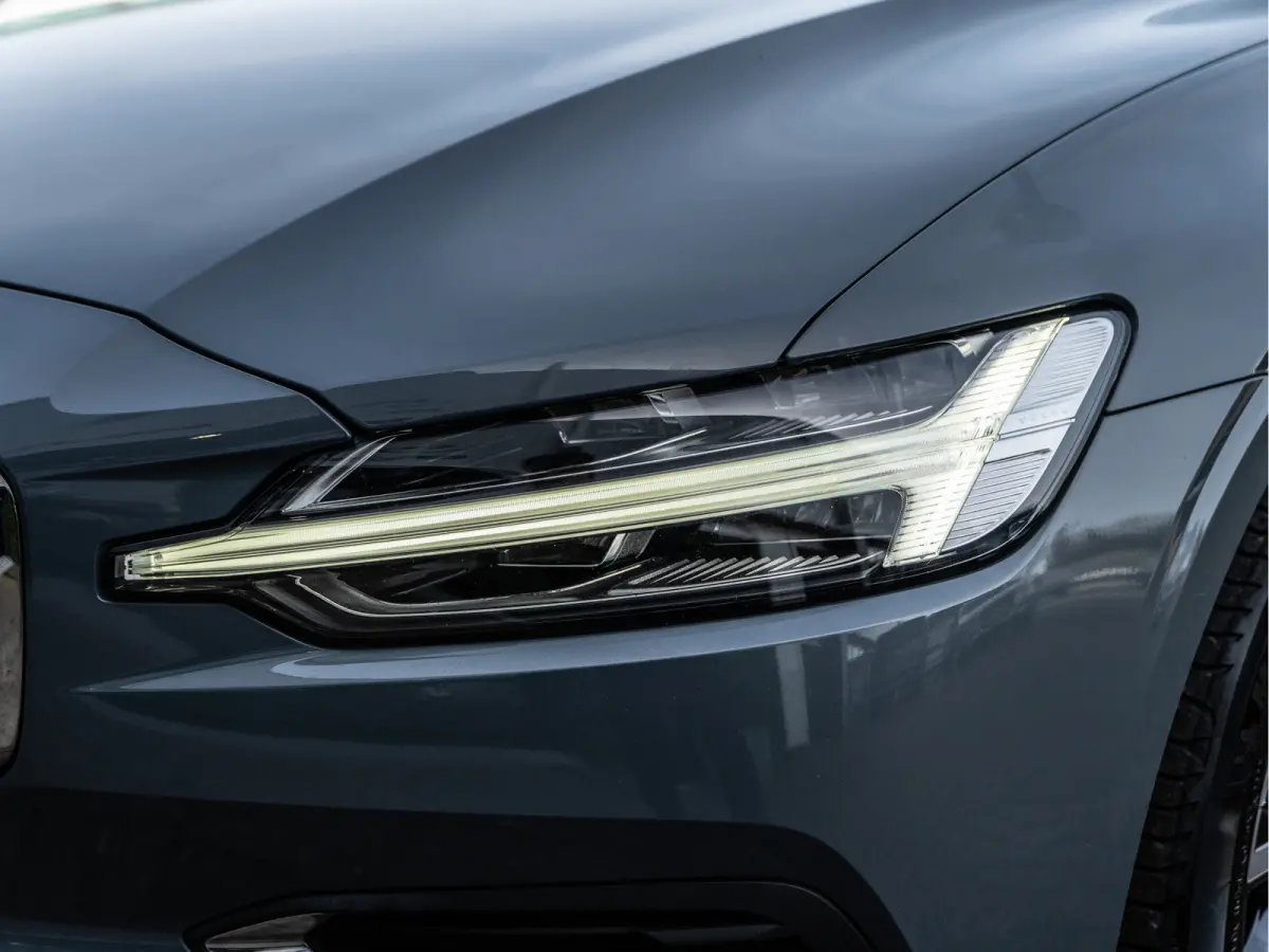 2.0 T6 Plug-in hybrid AWD Core Bright | LED | PDC | Carplay | BTW