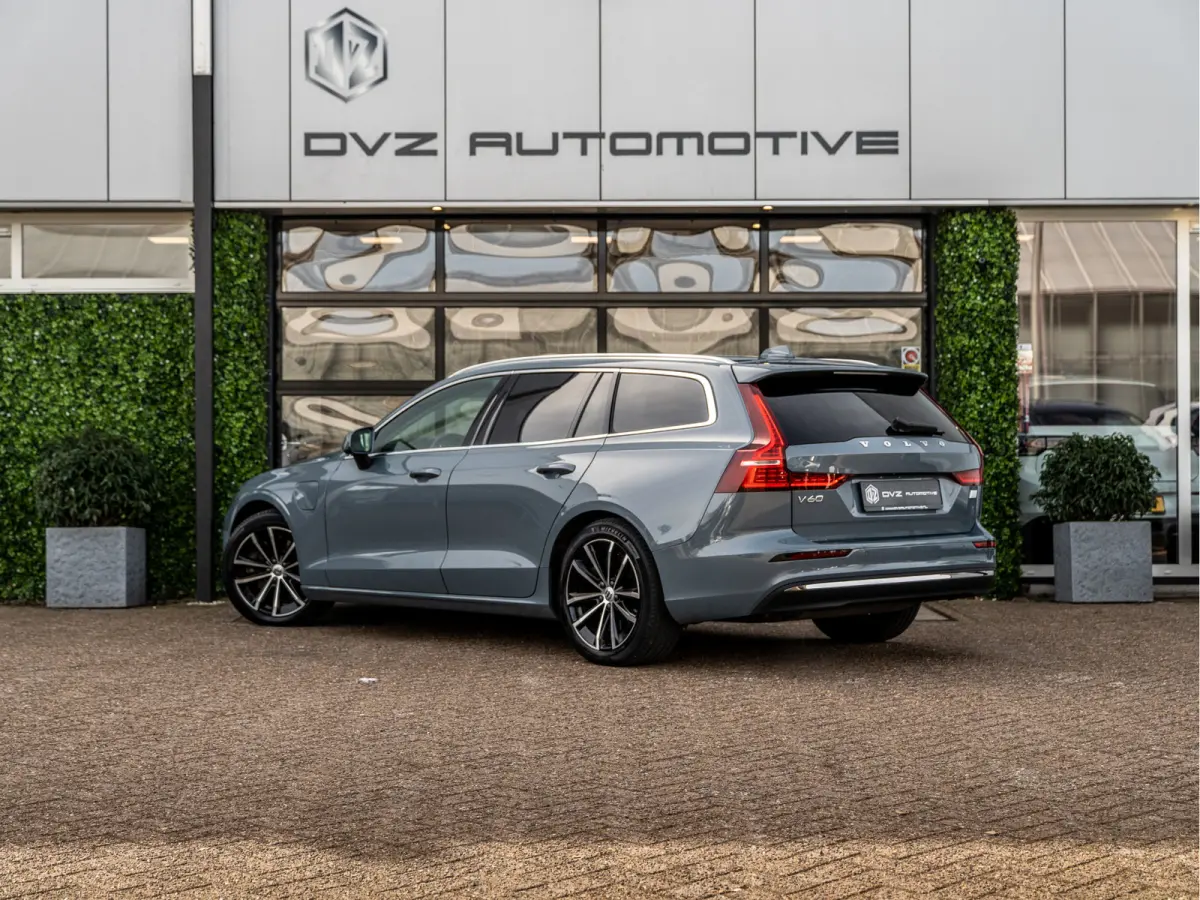 2.0 T6 Plug-in hybrid AWD Core Bright | LED | PDC | Carplay | BTW