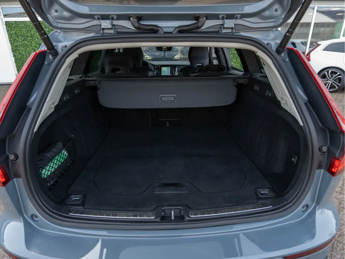 2.0 T6 Plug-in hybrid AWD Core Bright | LED | PDC | Carplay | BTW