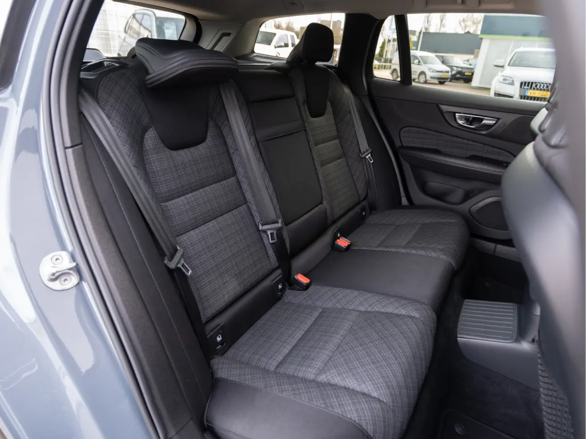 2.0 T6 Plug-in hybrid AWD Core Bright | LED | PDC | Carplay | BTW