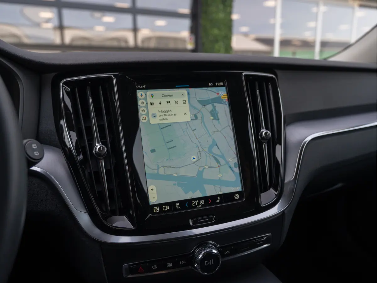 2.0 T6 Plug-in hybrid AWD Core Bright | LED | PDC | Carplay | BTW