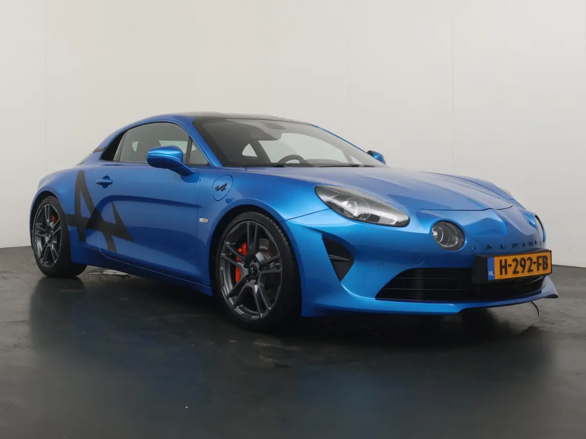 A110 S | Carbon Dak | Focal Audio | Parkeercamera |