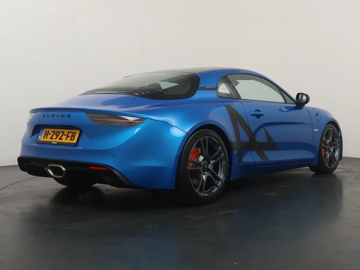 A110 S | Carbon Dak | Focal Audio | Parkeercamera |