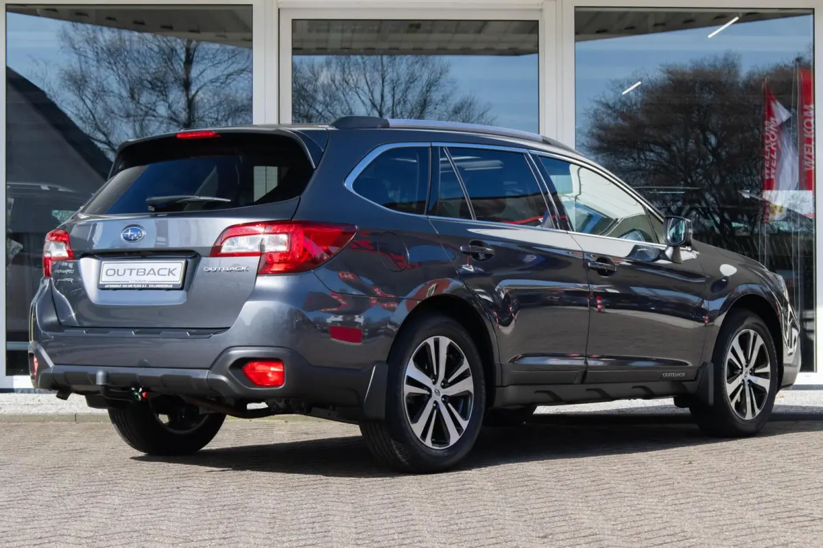 2.5i CVT Premium | Eyesight | Trekhaak | Navigatie | 1e Eigenaar |