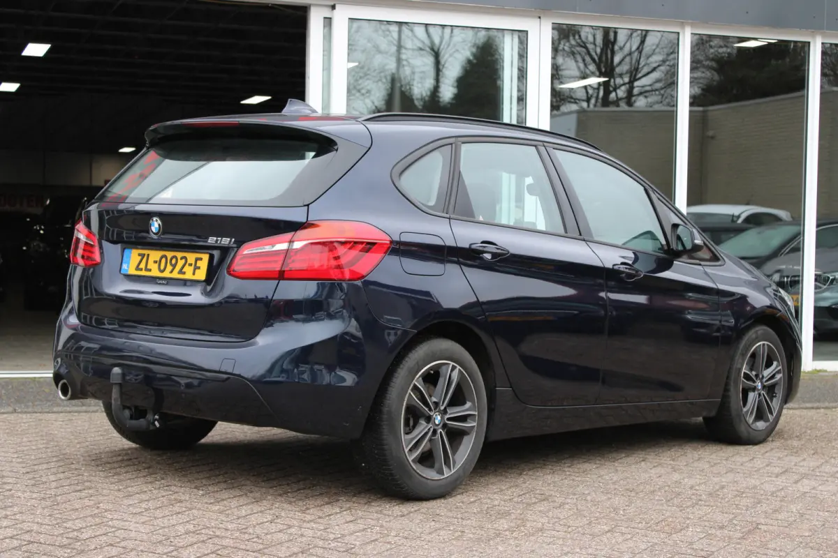 218i Executive Edition