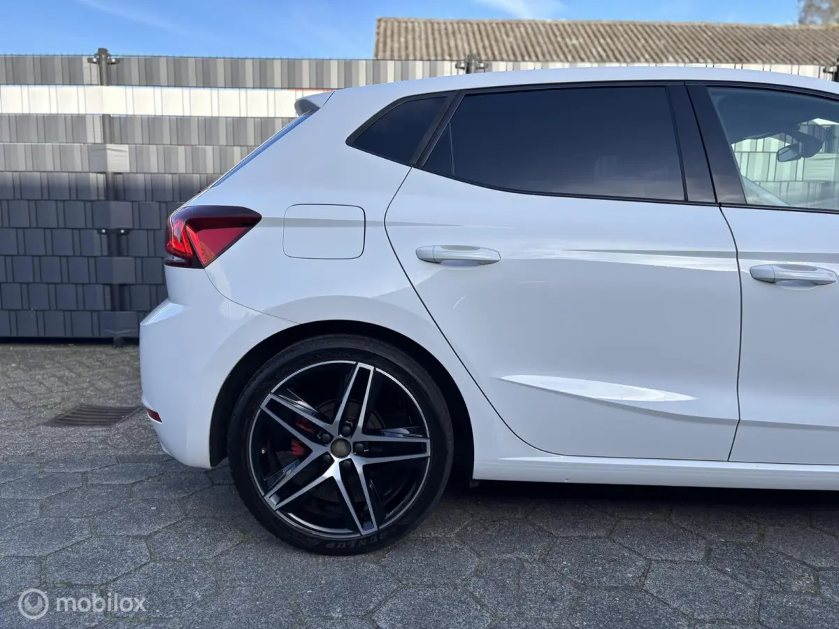 1.0 TSI FR BEATS CAMERA CARPLAY STOELVERWARMING