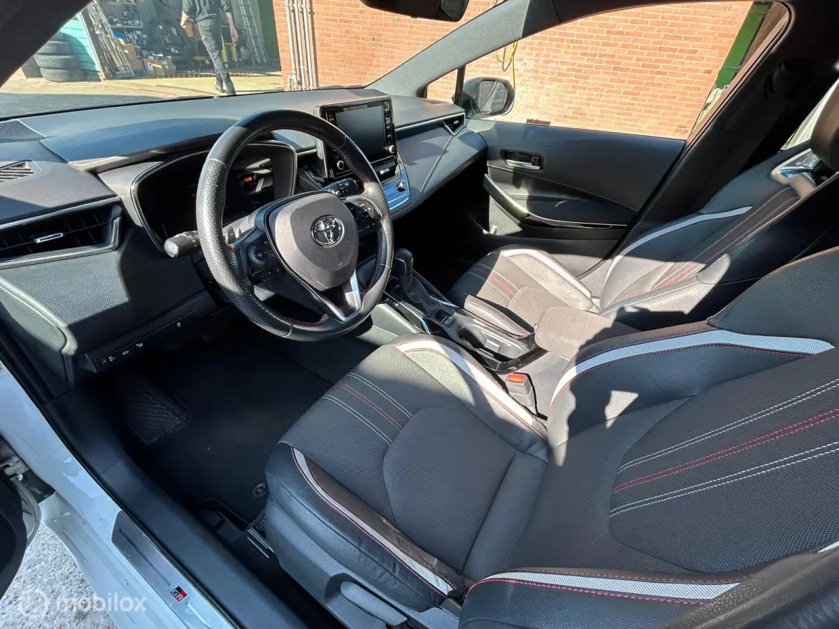 2.0 Hybrid GR-Sport|CLIMA|CARPLAY|BOVAG|