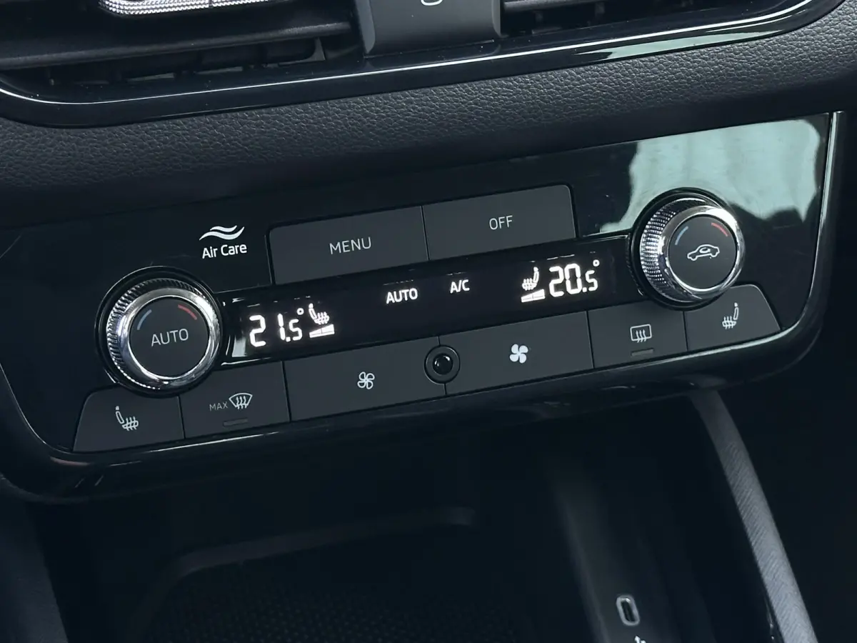 1.0 TSI Monte Carlo | Apple Carplay-Android/Camera/Keyless/Cruise Control