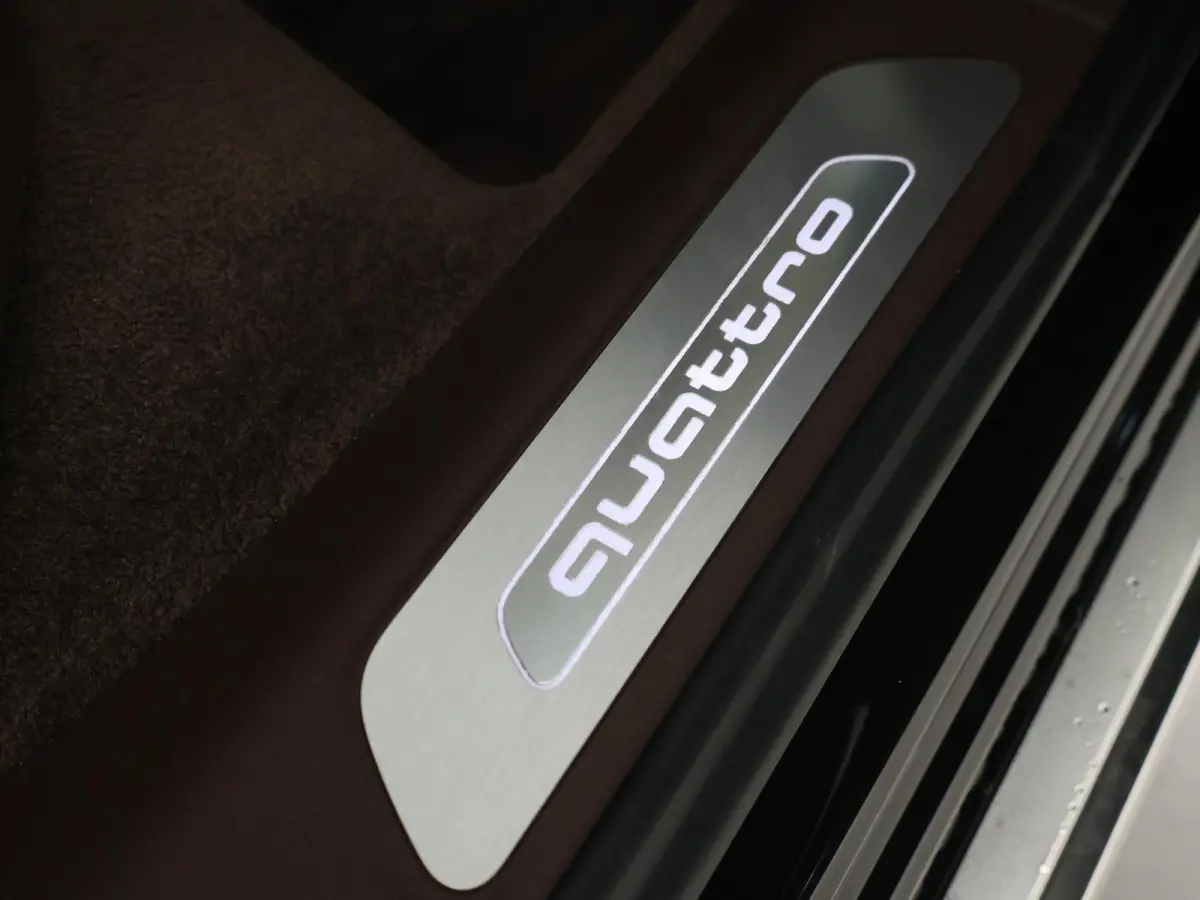3.0 TDI V6 262 PK DESIGN SELECTION + MASSAGE | HEAD-UP | WEGK. TREKHAAK | SCHUIFDAK