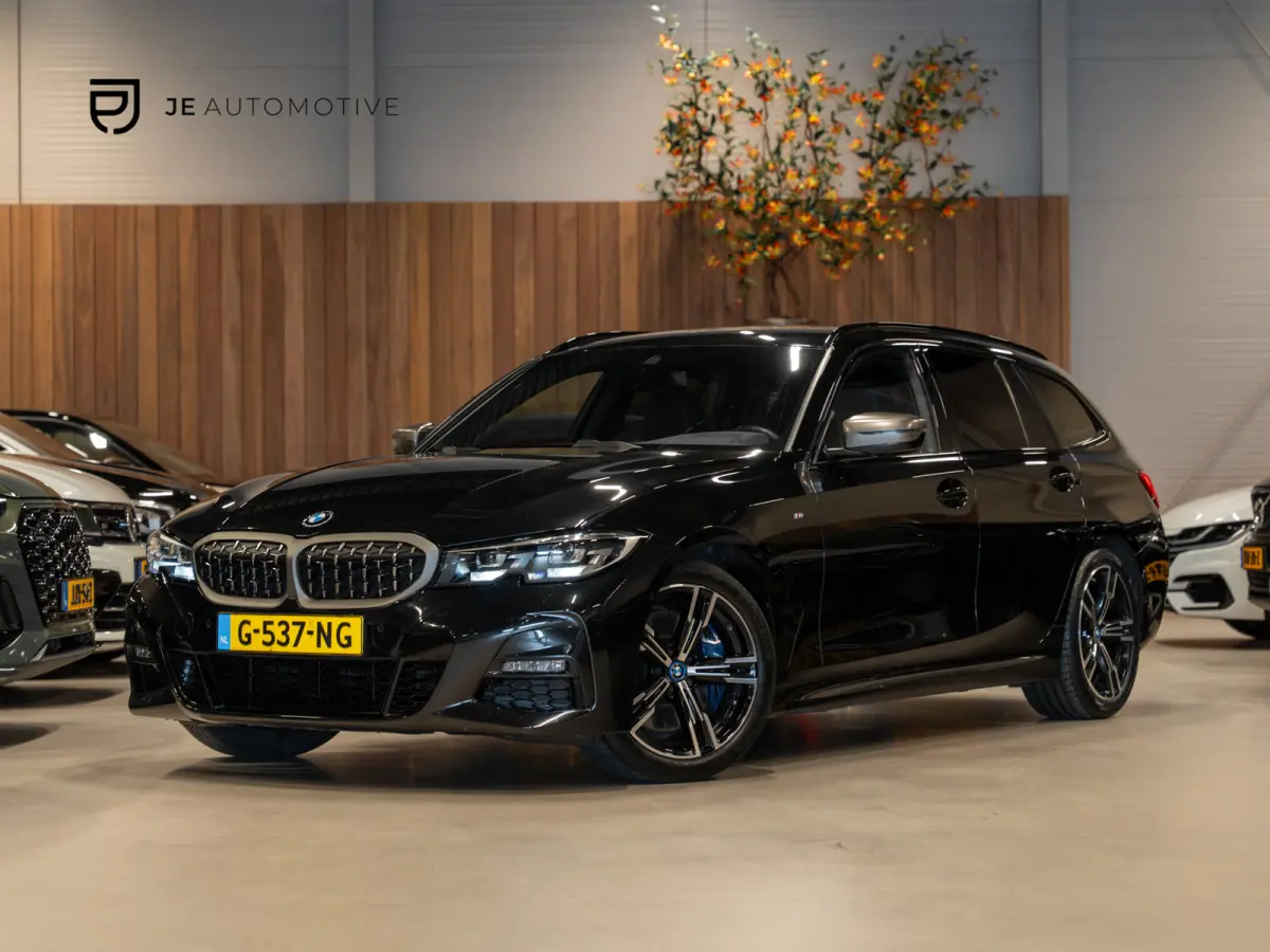 330i 259PK M-Sport Executive Edition, NAP, Apple Carplay, Navi, Cam, Ambiënte Light, Leder/Alcan, Prive Glas,