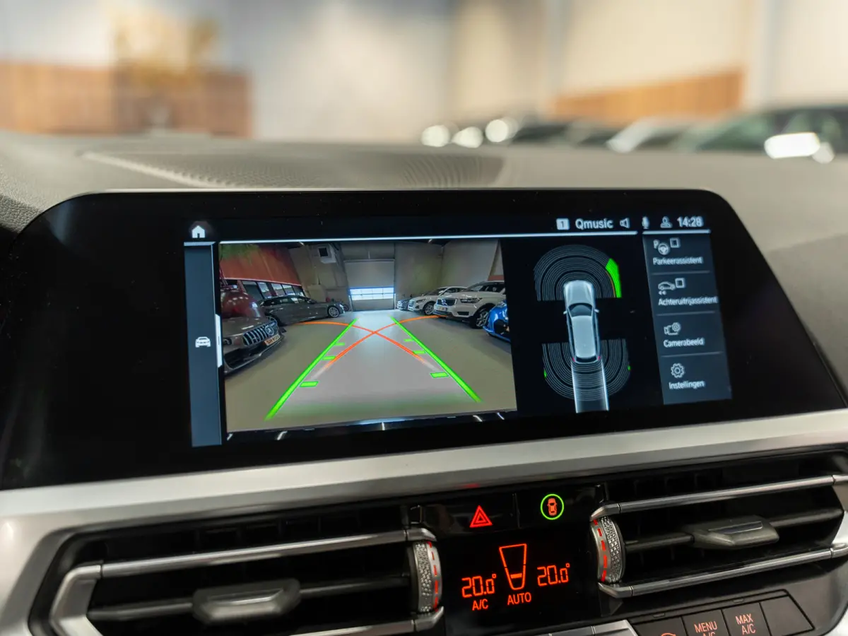 330i 259PK M-Sport Executive Edition, NAP, Apple Carplay, Navi, Cam, Ambiënte Light, Leder/Alcan, Prive Glas,