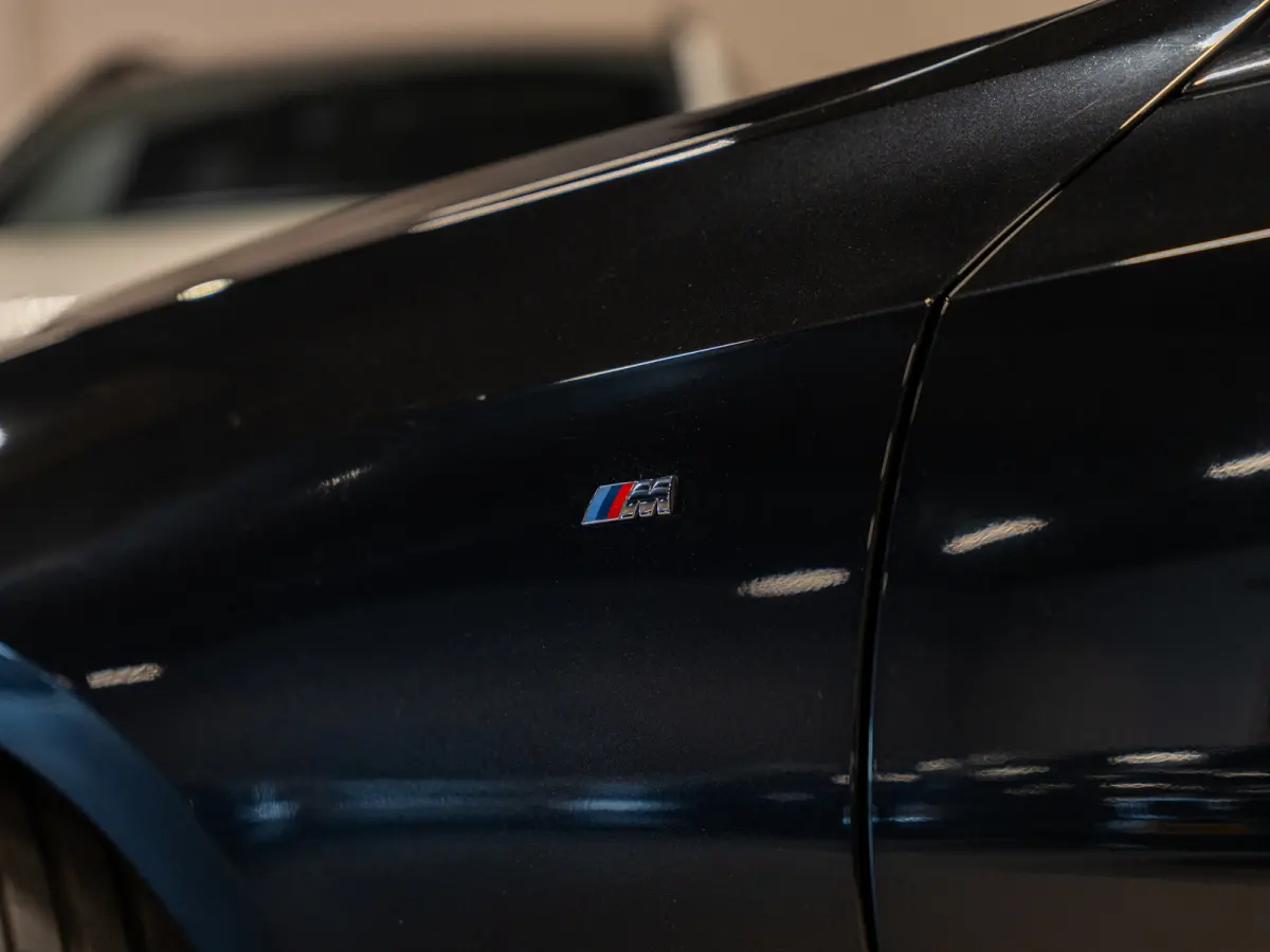 330i 259PK M-Sport Executive Edition, NAP, Apple Carplay, Navi, Cam, Ambiënte Light, Leder/Alcan, Prive Glas,