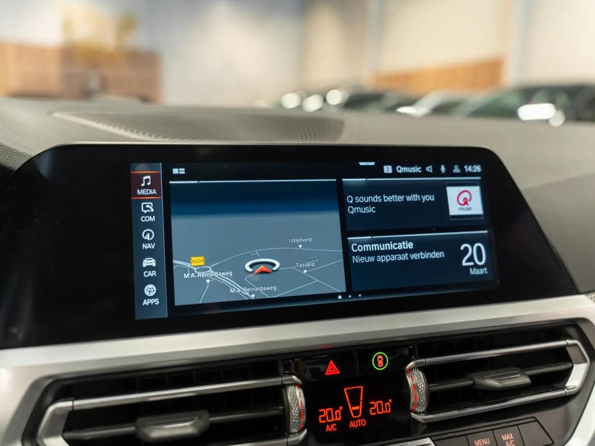 330i 259PK M-Sport Executive Edition, NAP, Apple Carplay, Navi, Cam, Ambiënte Light, Leder/Alcan, Prive Glas,
