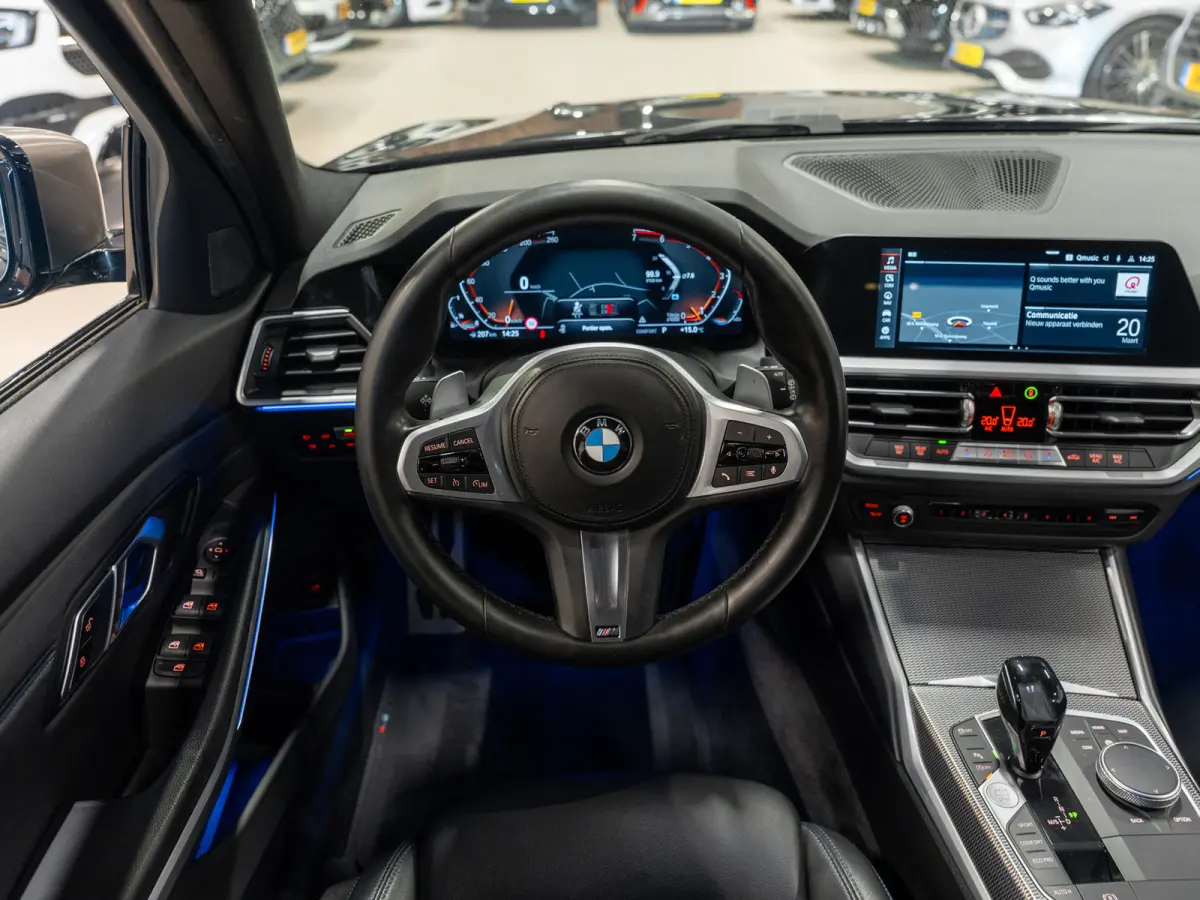 330i 259PK M-Sport Executive Edition, NAP, Apple Carplay, Navi, Cam, Ambiënte Light, Leder/Alcan, Prive Glas,