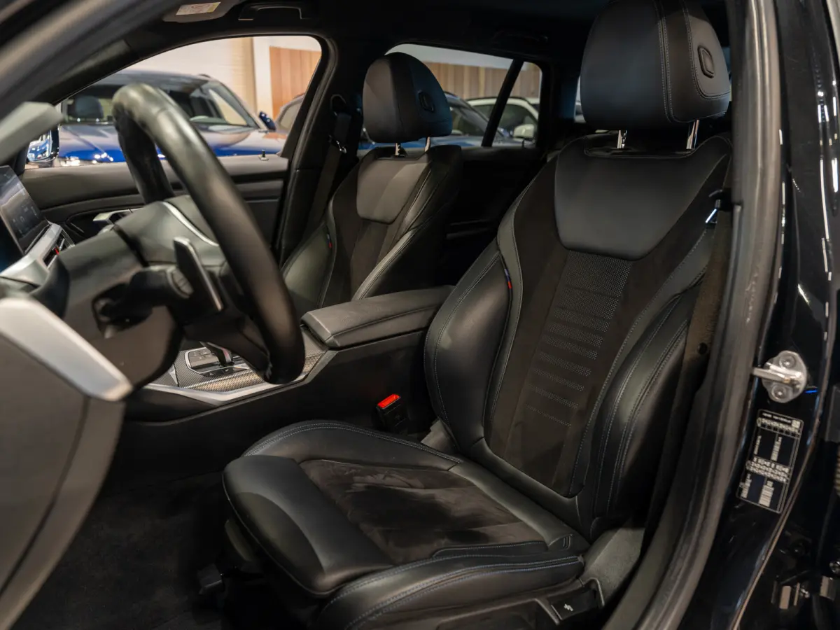 330i 259PK M-Sport Executive Edition, NAP, Apple Carplay, Navi, Cam, Ambiënte Light, Leder/Alcan, Prive Glas,
