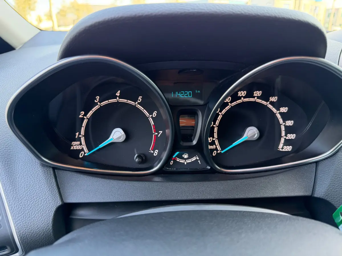 1.0 EcoBoost Style,Airco,Trekhaak,Stoelverwarming,LM velgen/extra winterset,parkeersensoren,