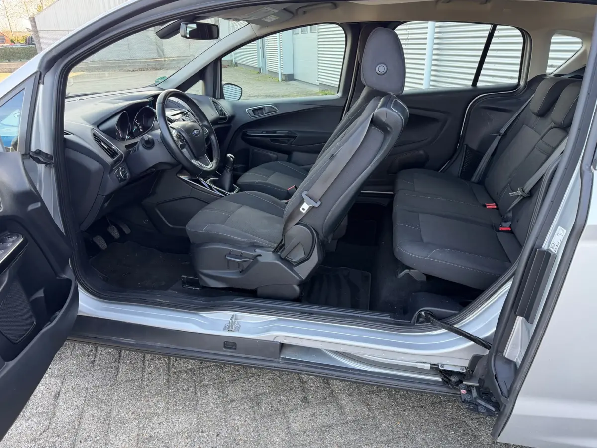 1.0 EcoBoost Style,Airco,Trekhaak,Stoelverwarming,LM velgen/extra winterset,parkeersensoren,