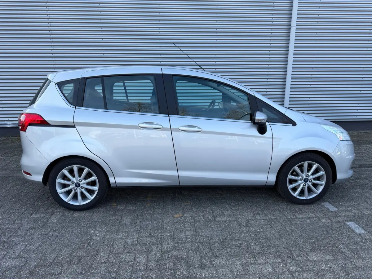 1.0 EcoBoost Style,Airco,Trekhaak,Stoelverwarming,LM velgen/extra winterset,parkeersensoren,