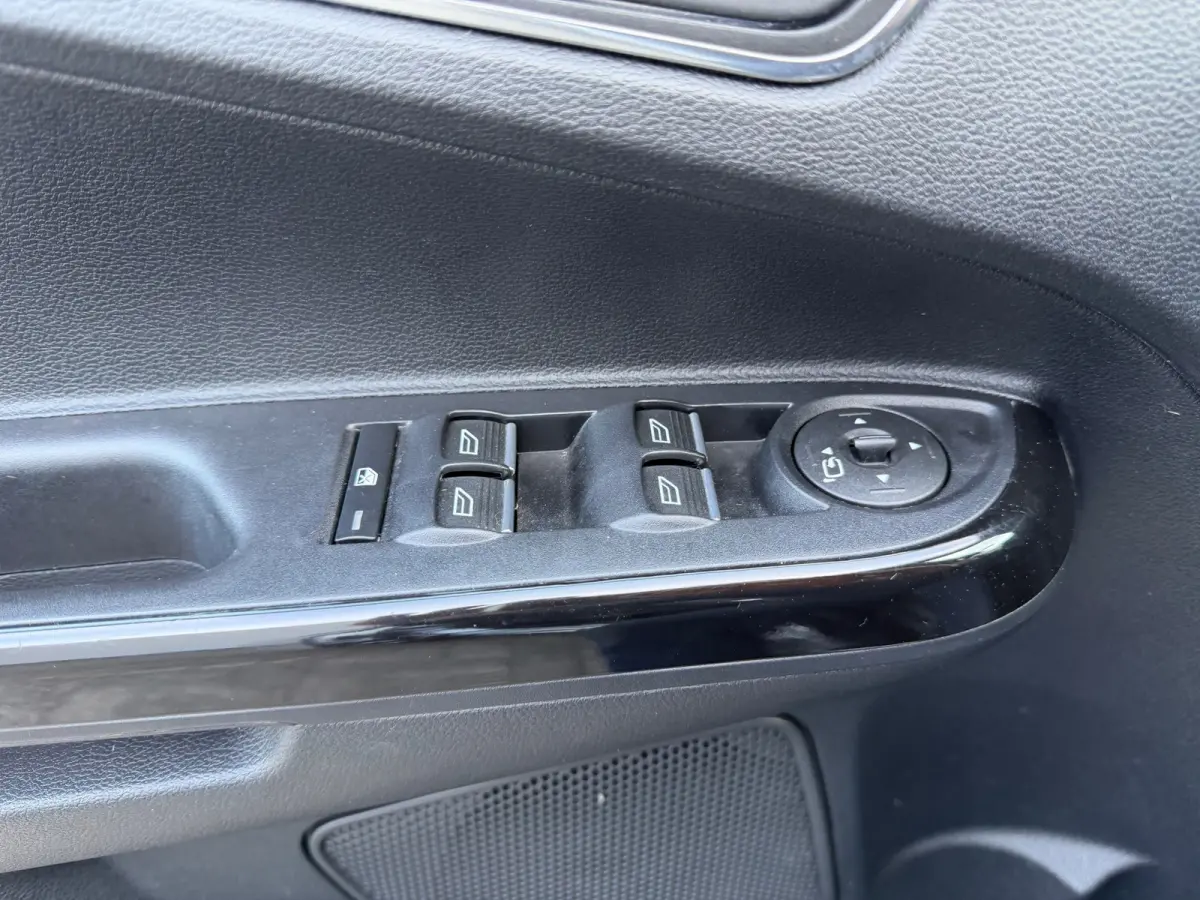 1.0 EcoBoost Style,Airco,Trekhaak,Stoelverwarming,LM velgen/extra winterset,parkeersensoren,