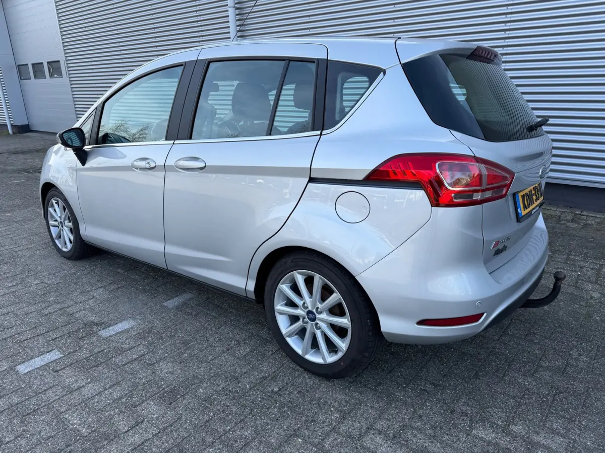 1.0 EcoBoost Style,Airco,Trekhaak,Stoelverwarming,LM velgen/extra winterset,parkeersensoren,