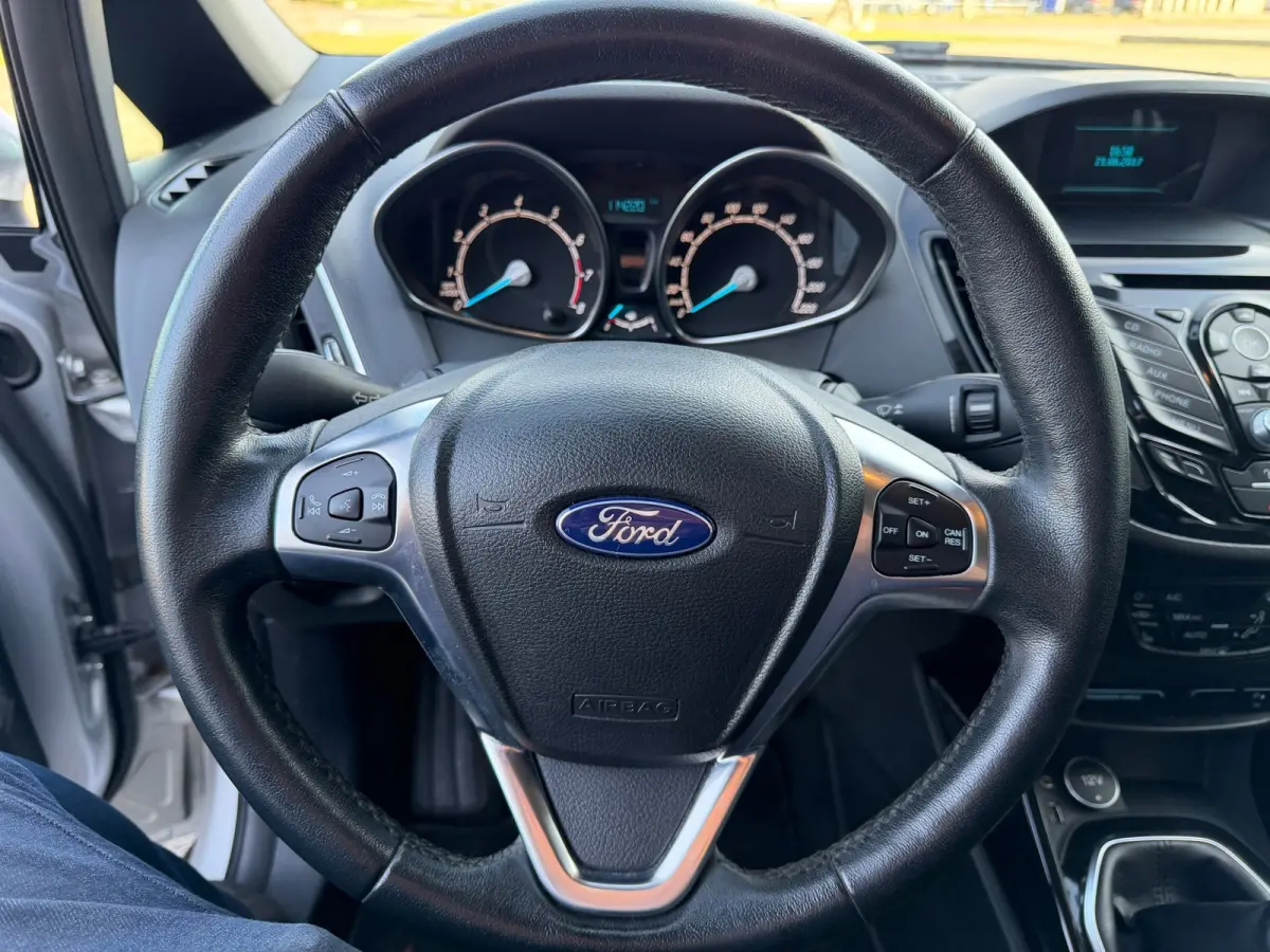 1.0 EcoBoost Style,Airco,Trekhaak,Stoelverwarming,LM velgen/extra winterset,parkeersensoren,