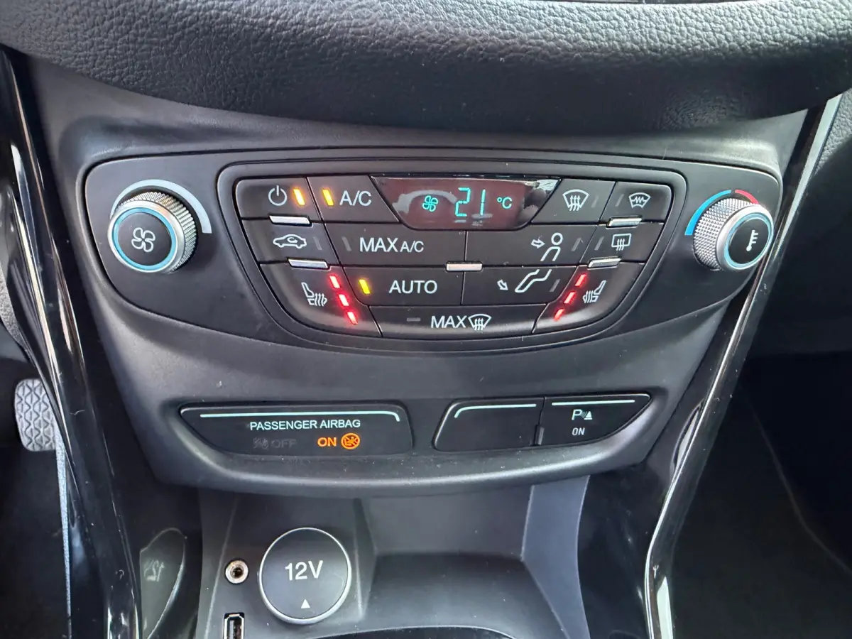 1.0 EcoBoost Style,Airco,Trekhaak,Stoelverwarming,LM velgen/extra winterset,parkeersensoren,
