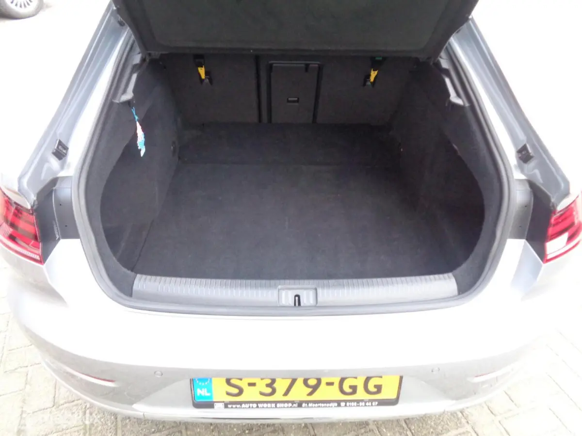 2.0 TSI Business R-Line/ DSG-7/Pano/DCC/Stoeverw/ 20'' Lm velgen/FULL LED/Afn trekhaak/Camera/Airco/nieuwstaat