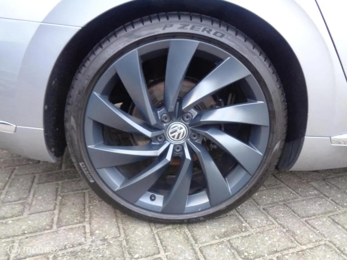 2.0 TSI Business R-Line/ DSG-7/Pano/DCC/Stoeverw/ 20'' Lm velgen/FULL LED/Afn trekhaak/Camera/Airco/nieuwstaat