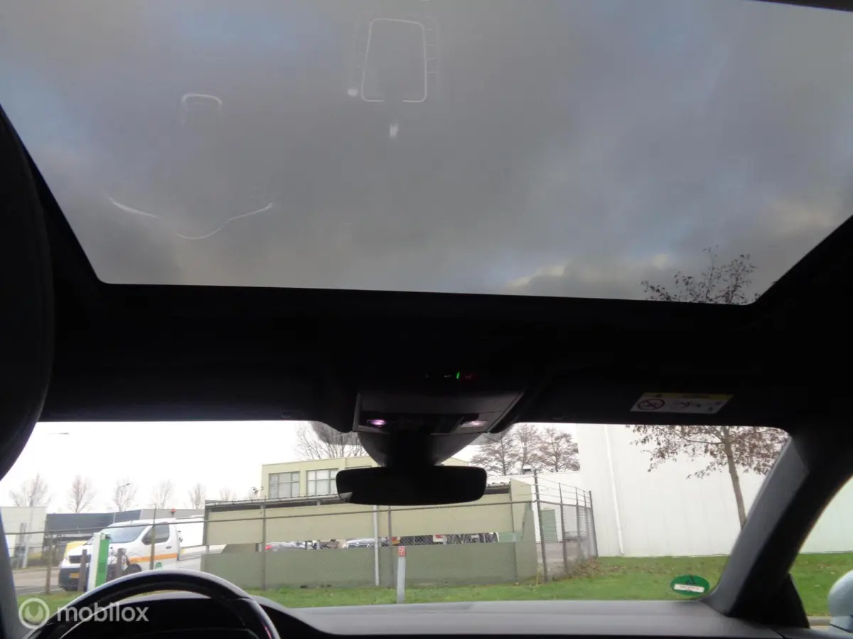 2.0 TSI Business R-Line/ DSG-7/Pano/DCC/Stoeverw/ 20'' Lm velgen/FULL LED/Afn trekhaak/Camera/Airco/nieuwstaat