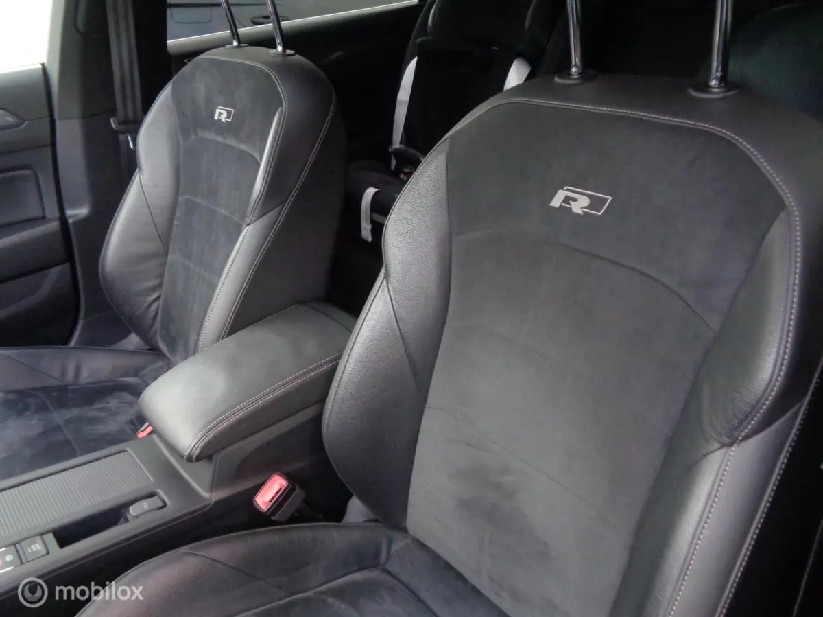 2.0 TSI Business R-Line/ DSG-7/Pano/DCC/Stoeverw/ 20'' Lm velgen/FULL LED/Afn trekhaak/Camera/Airco/nieuwstaat