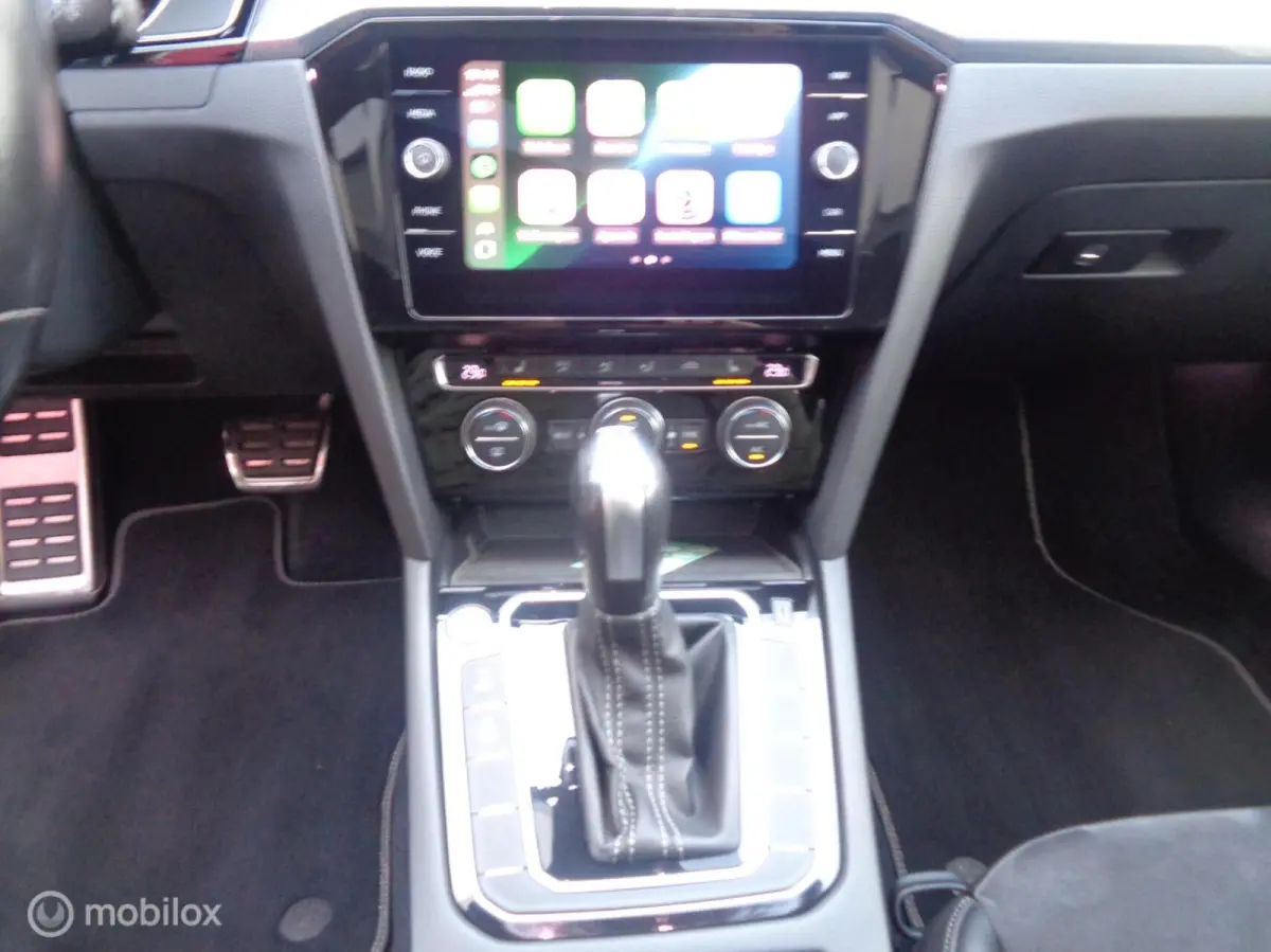 2.0 TSI Business R-Line/ DSG-7/Pano/DCC/Stoeverw/ 20'' Lm velgen/FULL LED/Afn trekhaak/Camera/Airco/nieuwstaat