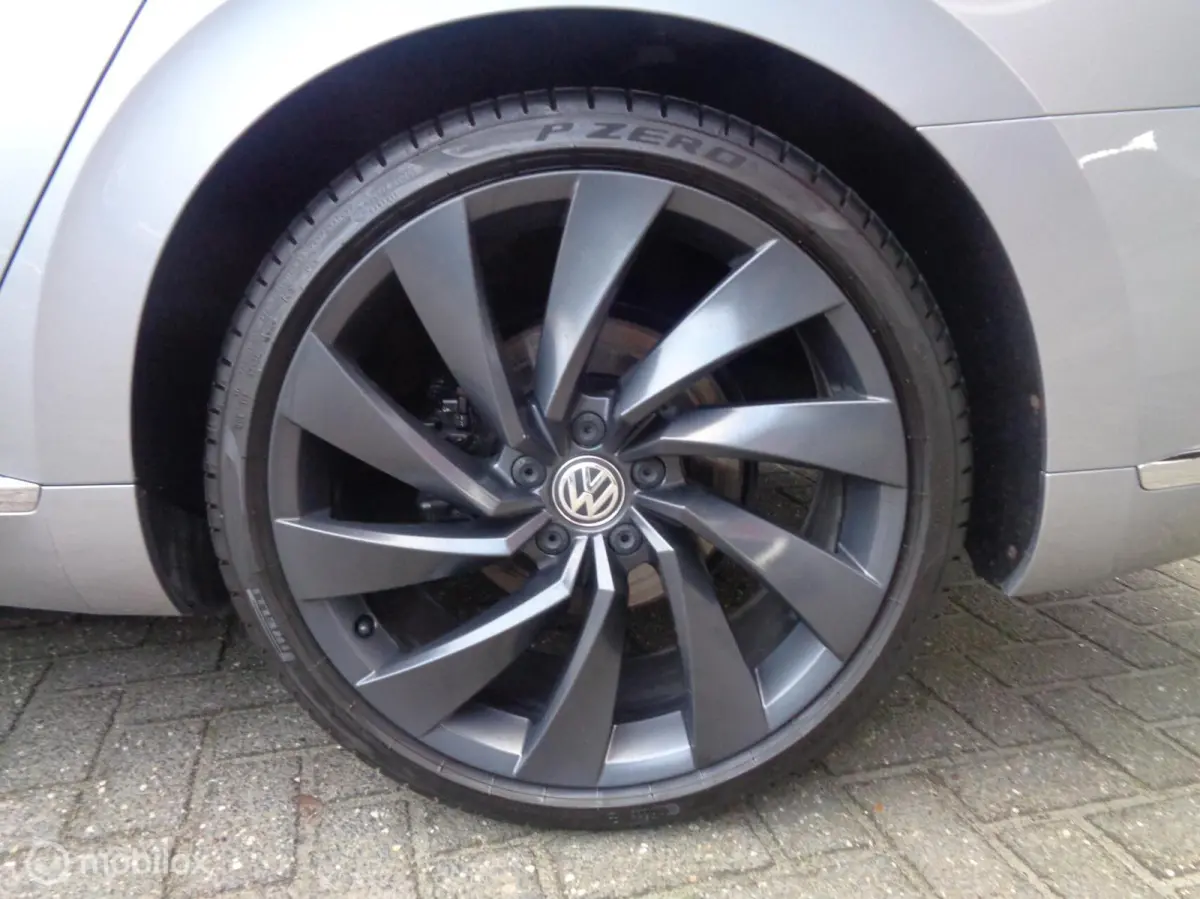 2.0 TSI Business R-Line/ DSG-7/Pano/DCC/Stoeverw/ 20'' Lm velgen/FULL LED/Afn trekhaak/Camera/Airco/nieuwstaat