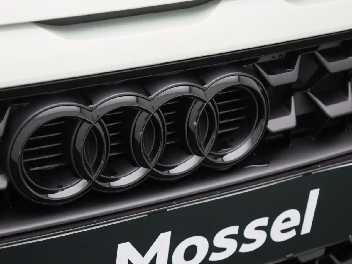 30 TFSI Advanced edition l Adaptive cruise control l Climate control l Stoelverwarming l Navigatie l Climate control l LED-koplampen l Audi sound system l Privacy glas l Optiekpakket zwart p