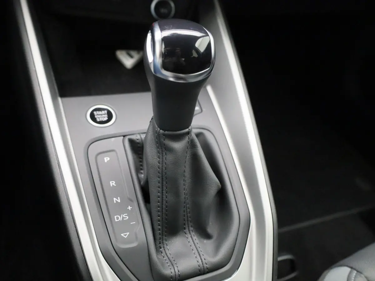 30 TFSI Advanced edition l Adaptive cruise control l Climate control l Stoelverwarming l Navigatie l Climate control l LED-koplampen l Audi sound system l Privacy glas l Optiekpakket zwart p