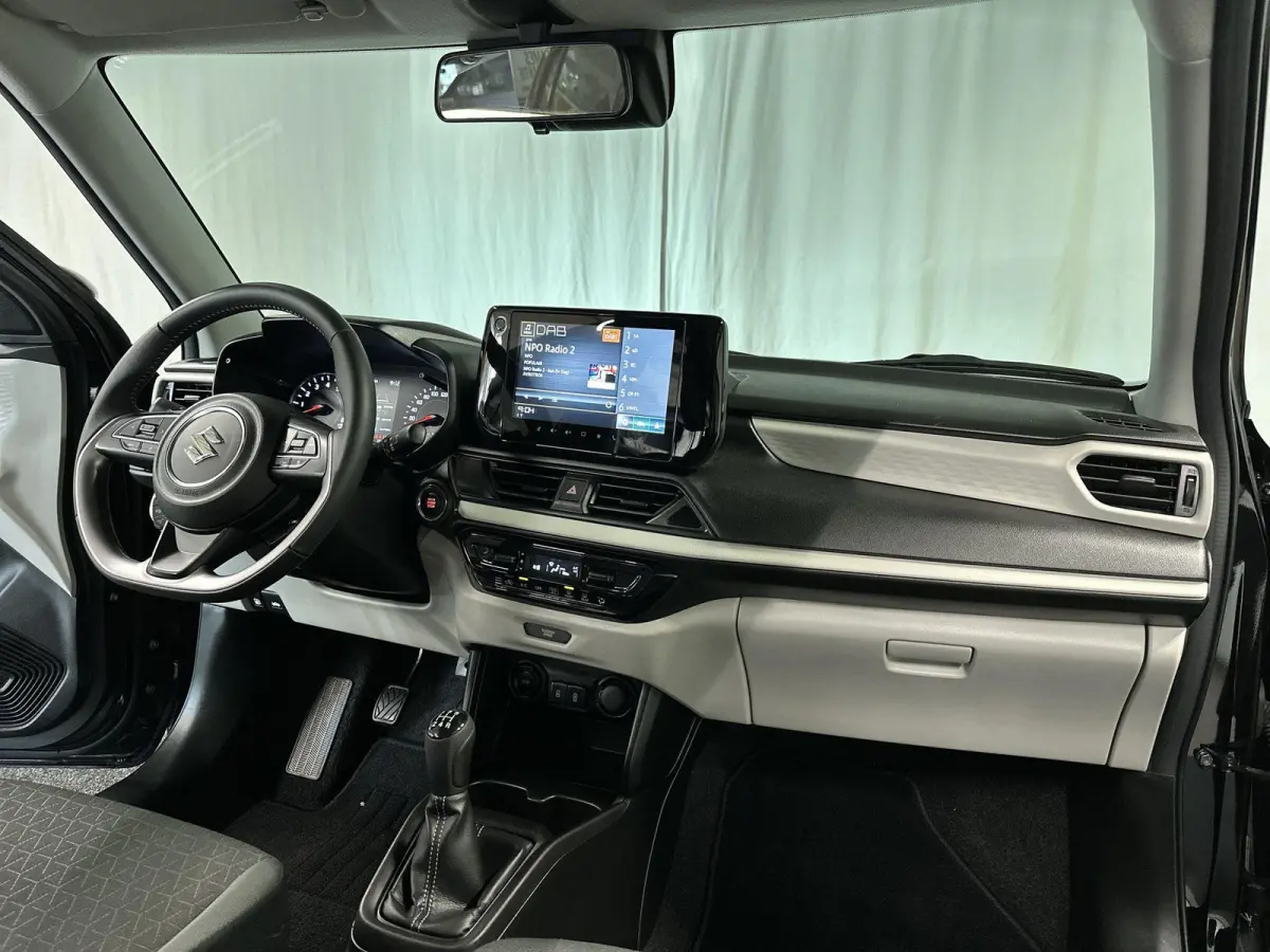 1.2 Select Smart Hybrid Navi | Led | Camera