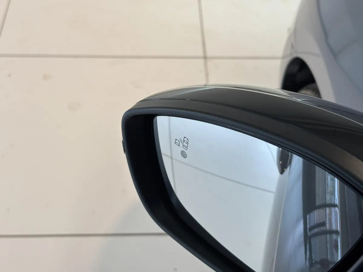 1.2 Turbo Hybrid Ultimate Automaat | Stoelverwarming | Stoelmassage | Navigatie | Dodehoek detectie | Achteruitrijcamera