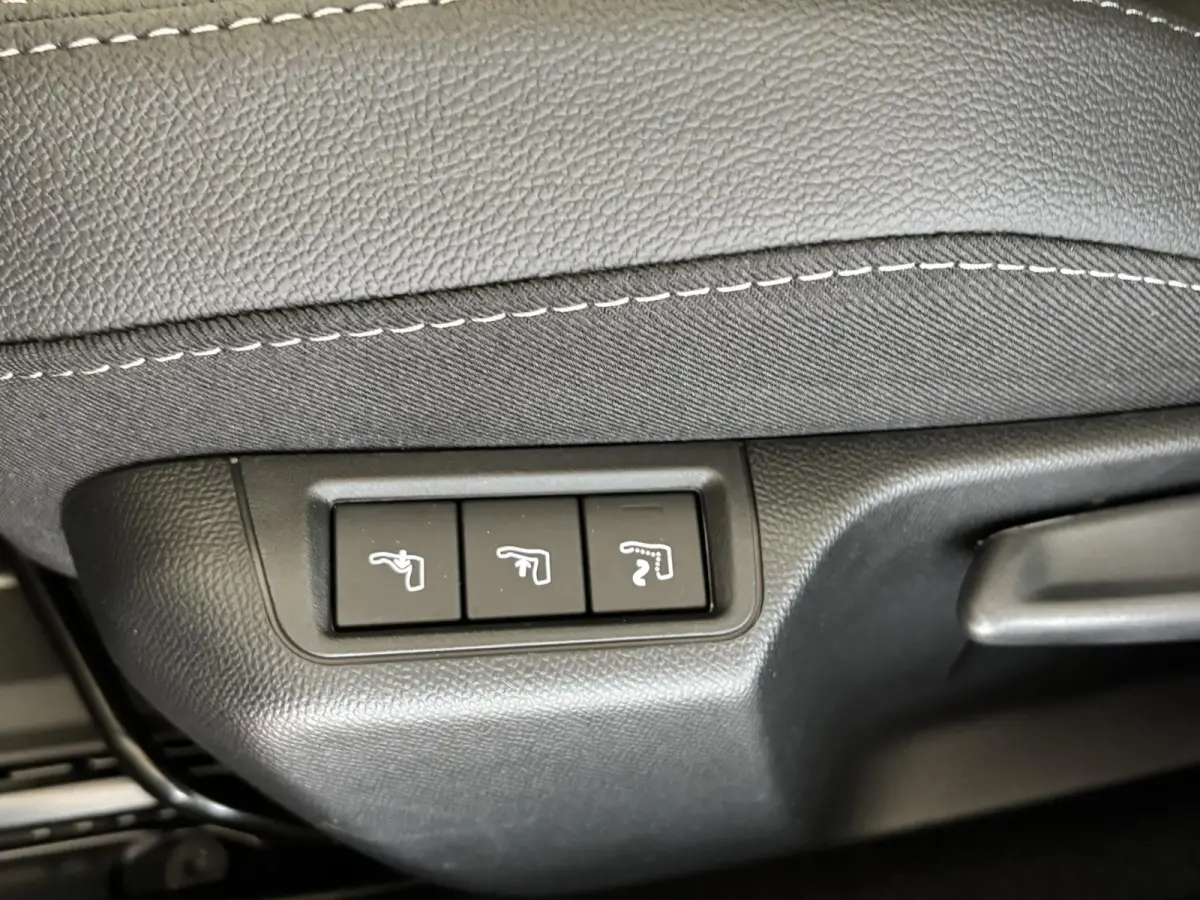 1.2 Turbo Hybrid Ultimate Automaat | Stoelverwarming | Stoelmassage | Navigatie | Dodehoek detectie | Achteruitrijcamera