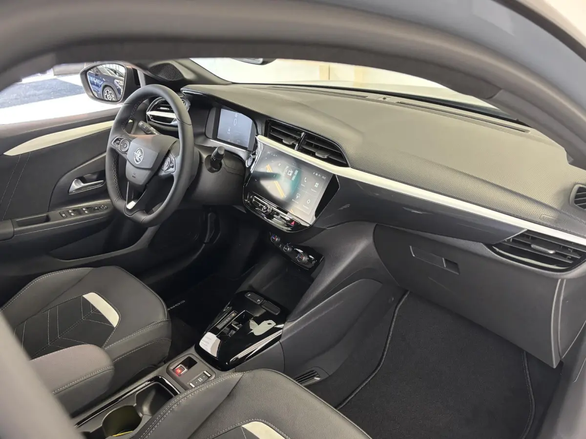 1.2 Turbo Hybrid Ultimate Automaat | Stoelverwarming | Stoelmassage | Navigatie | Dodehoek detectie | Achteruitrijcamera