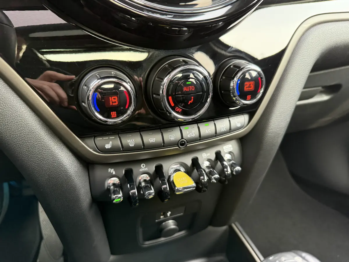 2.0 Cooper SE ALL4 Pano/Leder/H&K/Camera/elec stoel