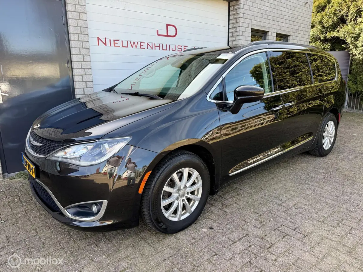 3.6 V6, 7 pers, leder, navi, 119.394km!
