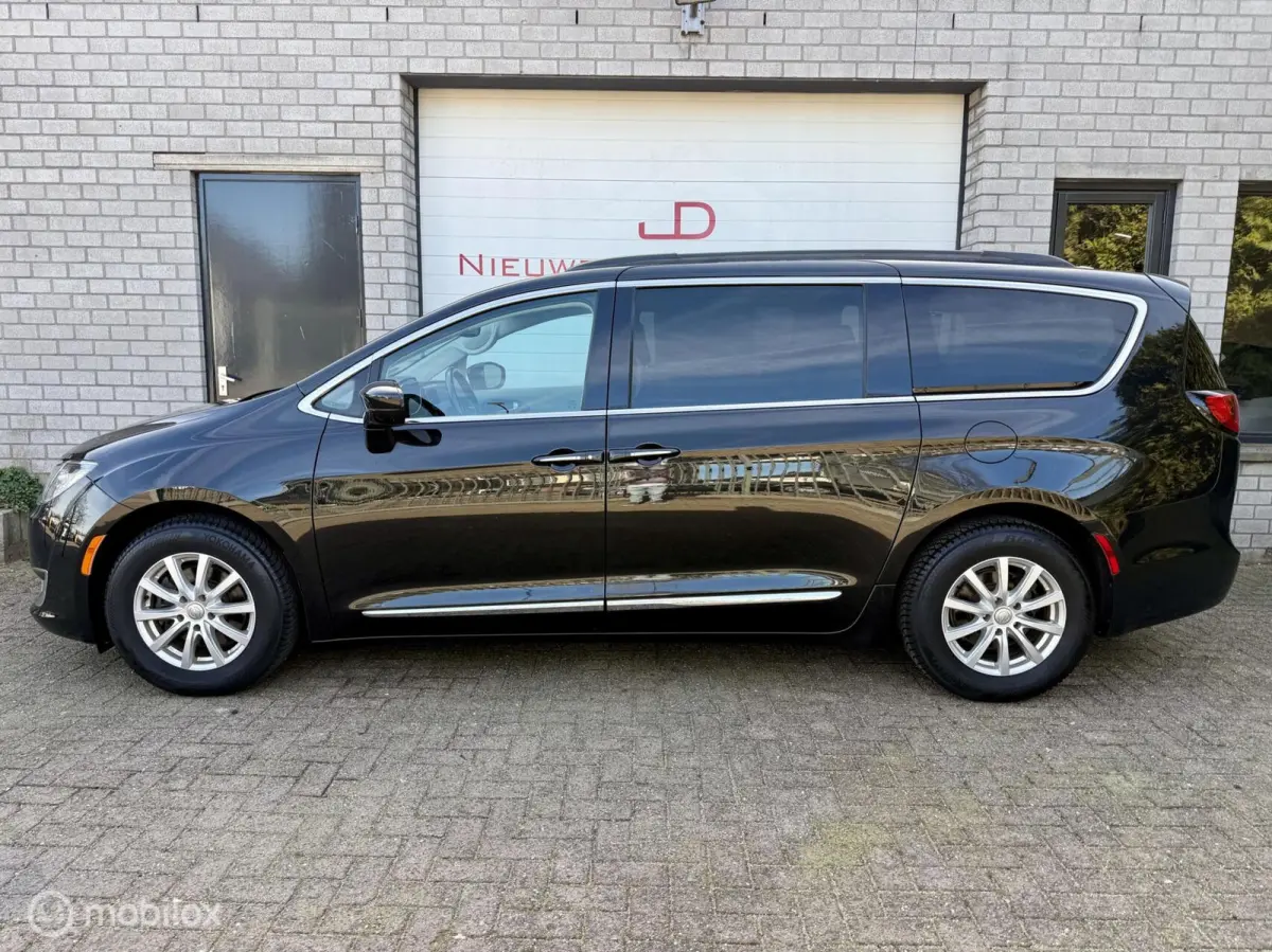 3.6 V6, 7 pers, leder, navi, 119.394km!