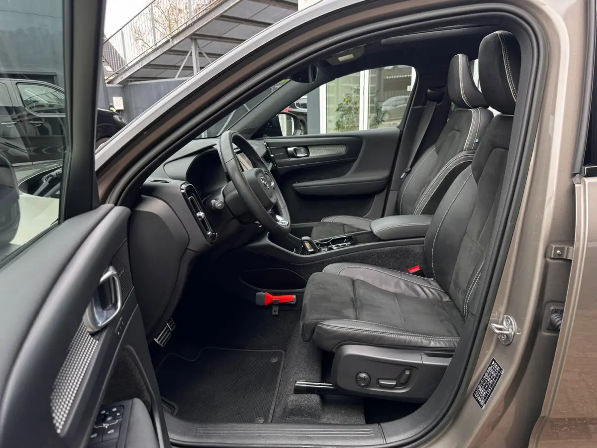 1.5 T5 R-Design NL-auto | Schuif- Kanteldak | H&K | Trekhaak | Stoelverwarming | Memory | Adaptive Cruise