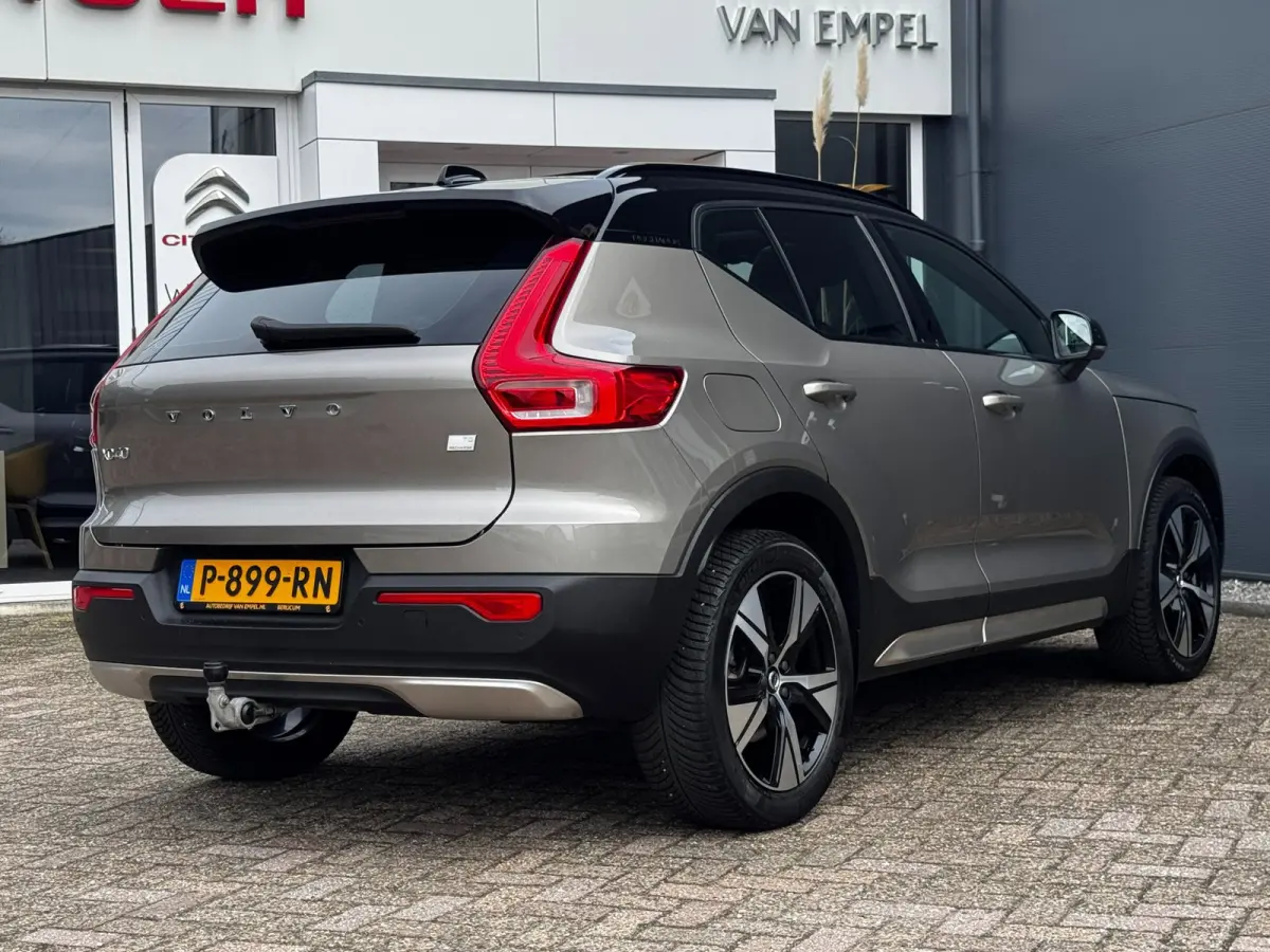 1.5 T5 R-Design NL-auto | Schuif- Kanteldak | H&K | Trekhaak | Stoelverwarming | Memory | Adaptive Cruise