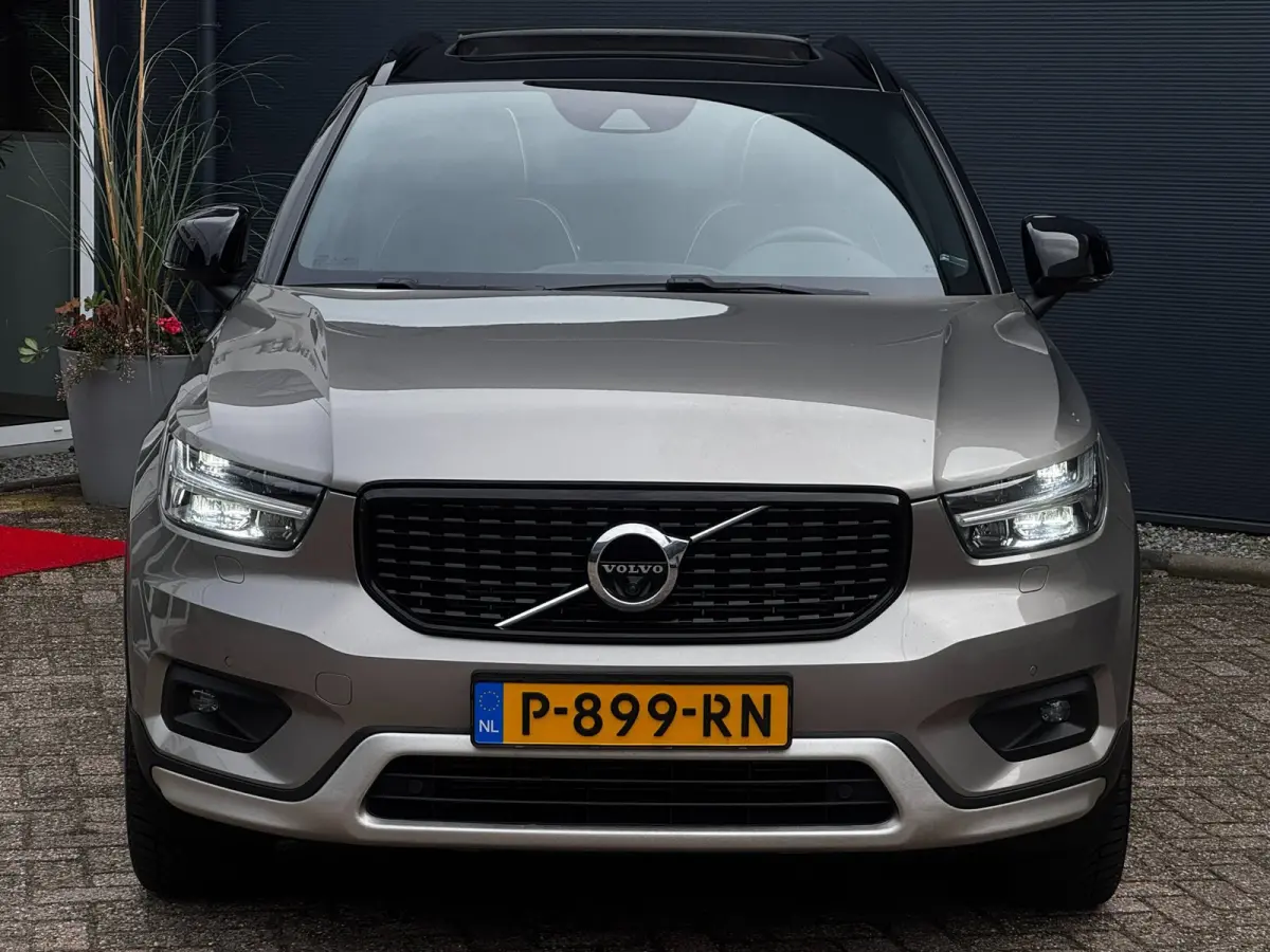 1.5 T5 R-Design NL-auto | Schuif- Kanteldak | H&K | Trekhaak | Stoelverwarming | Memory | Adaptive Cruise