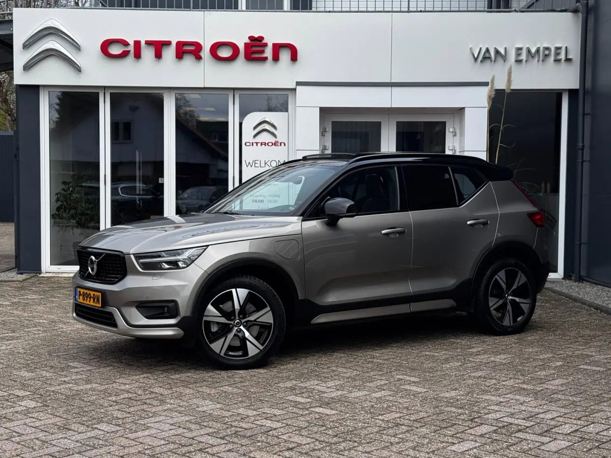 1.5 T5 R-Design NL-auto | Schuif- Kanteldak | H&K | Trekhaak | Stoelverwarming | Memory | Adaptive Cruise