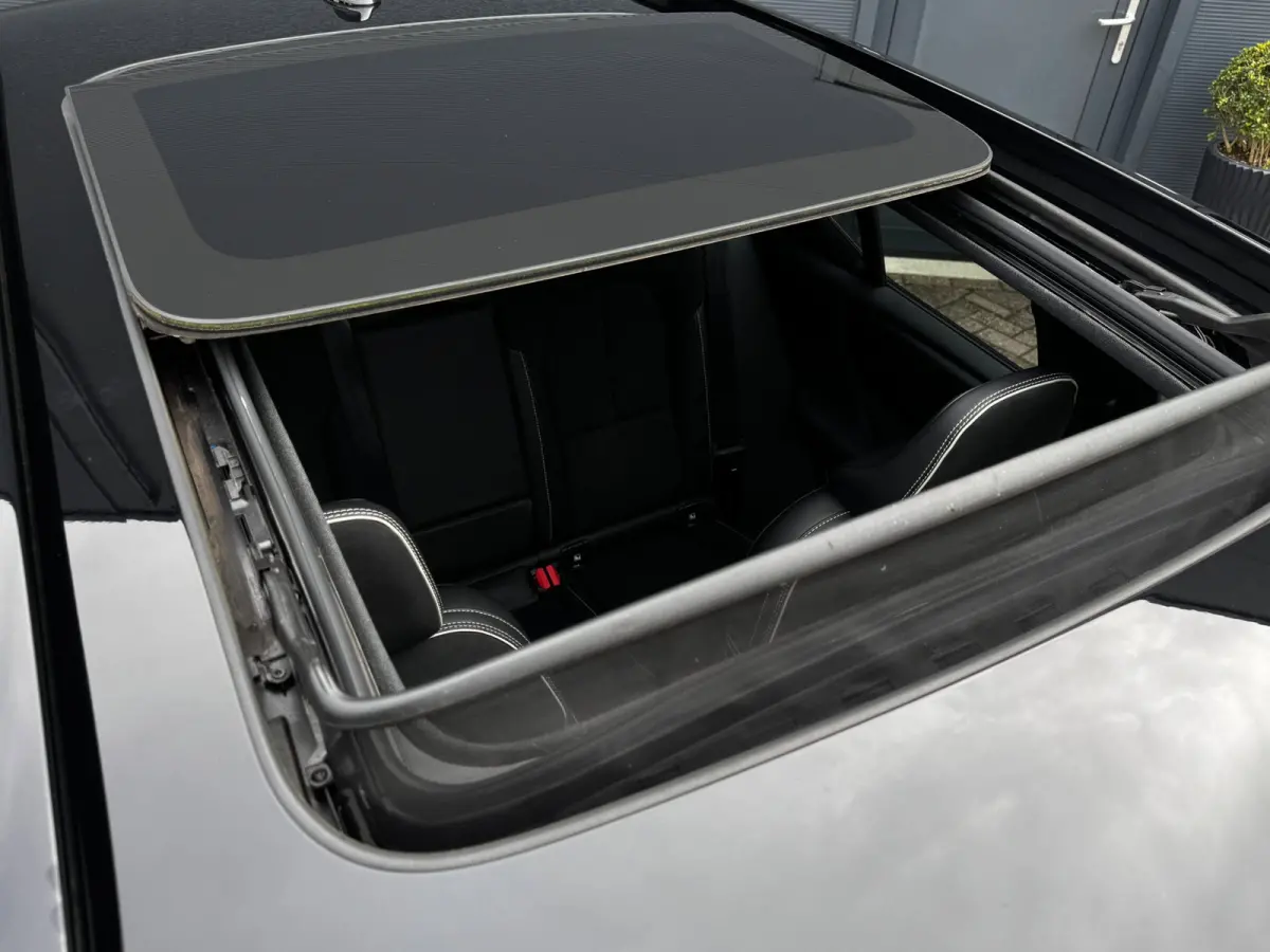 1.5 T5 R-Design NL-auto | Schuif- Kanteldak | H&K | Trekhaak | Stoelverwarming | Memory | Adaptive Cruise